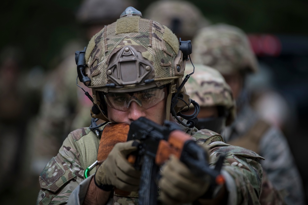 Security Forces Airmen conduct breaching and clearing training