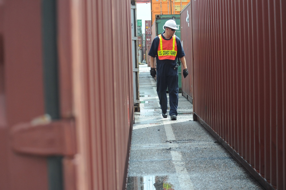 USCG Conducts Inspections at Port of Baltimore