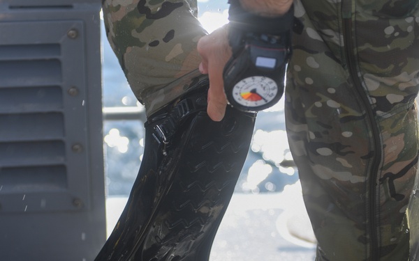 82nd ERQS, CRS 8, Navy EOD tackle full mission profile