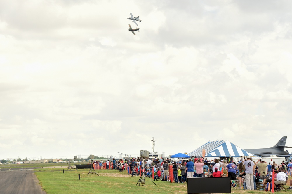 A-10 performs during High Sky Wing AIRSHO