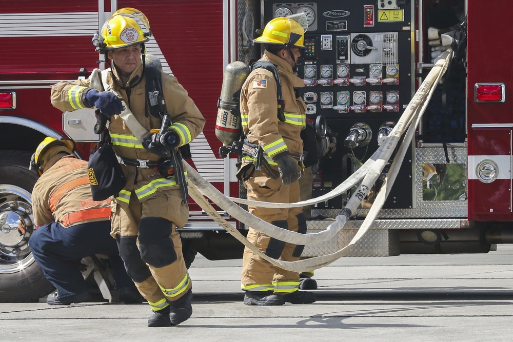 MCIPAC hosts firefighting demonstration for Fukuoka Prefecture Fire Academy cadets