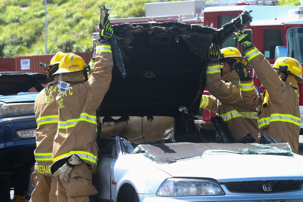 MCIPAC hosts firefighting demonstration for Fukuoka Prefecture Fire Academy cadets