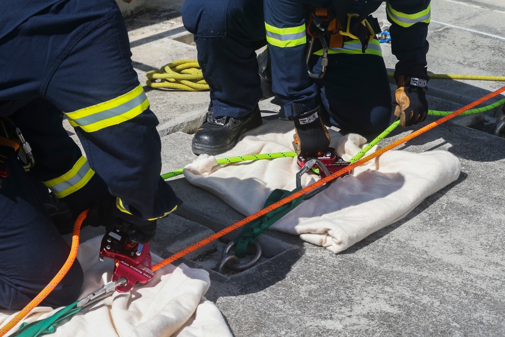 MCIPAC hosts firefighting demonstration for Fukuoka Prefecture Fire Academy cadets