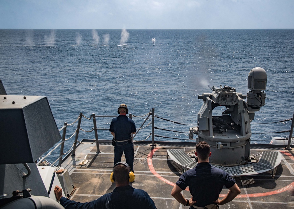 Marine General visits USS Jason Dunham (DDG 109)