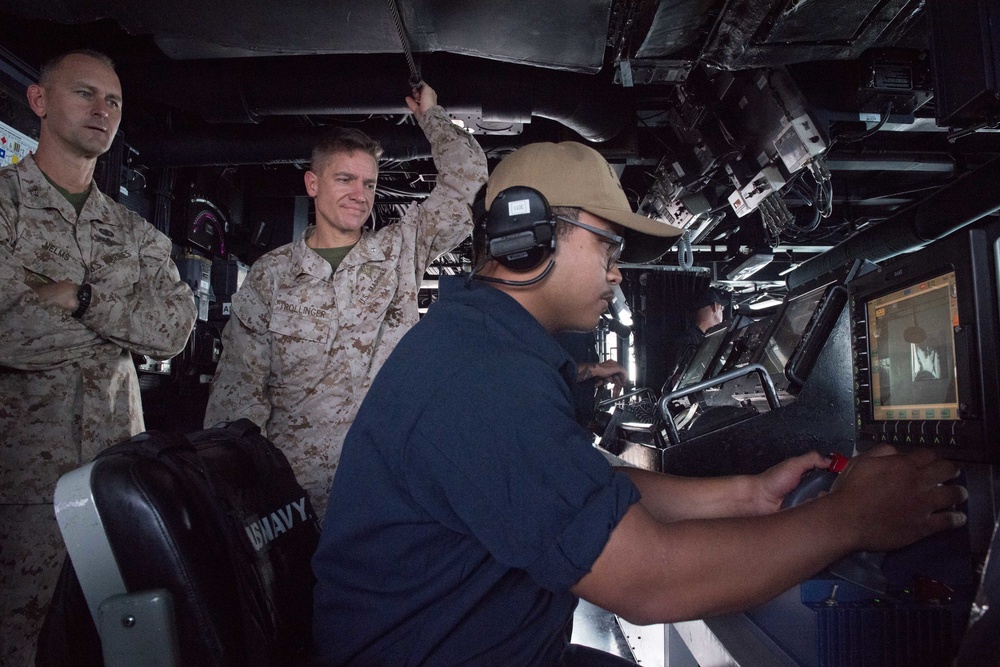 Marine General visits USS Jason Dunham (DDG 109)