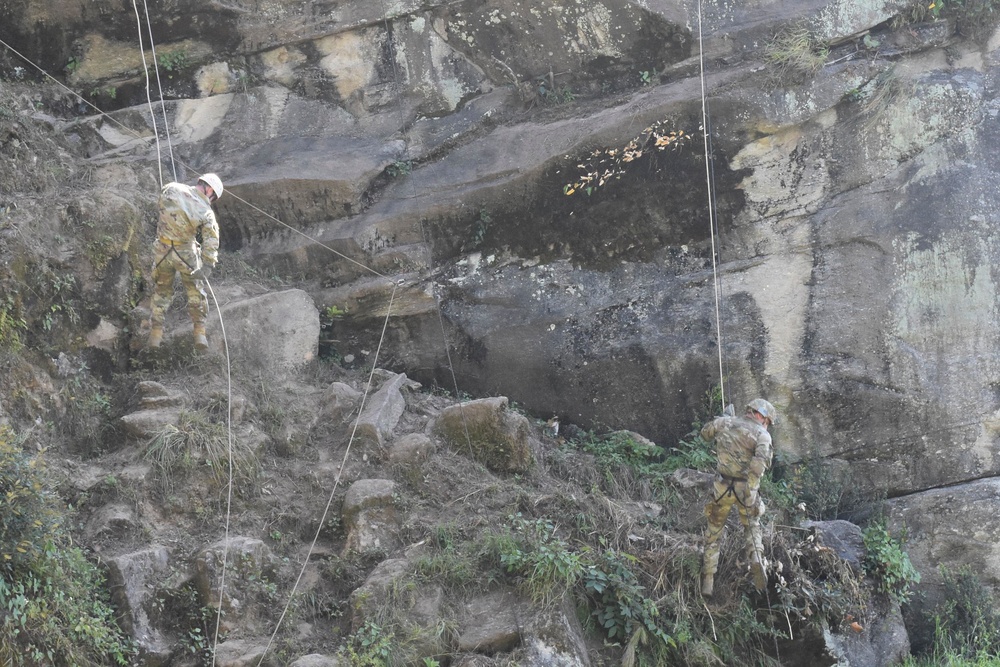 Bayonet Soldiers hone mountaineering skills in India