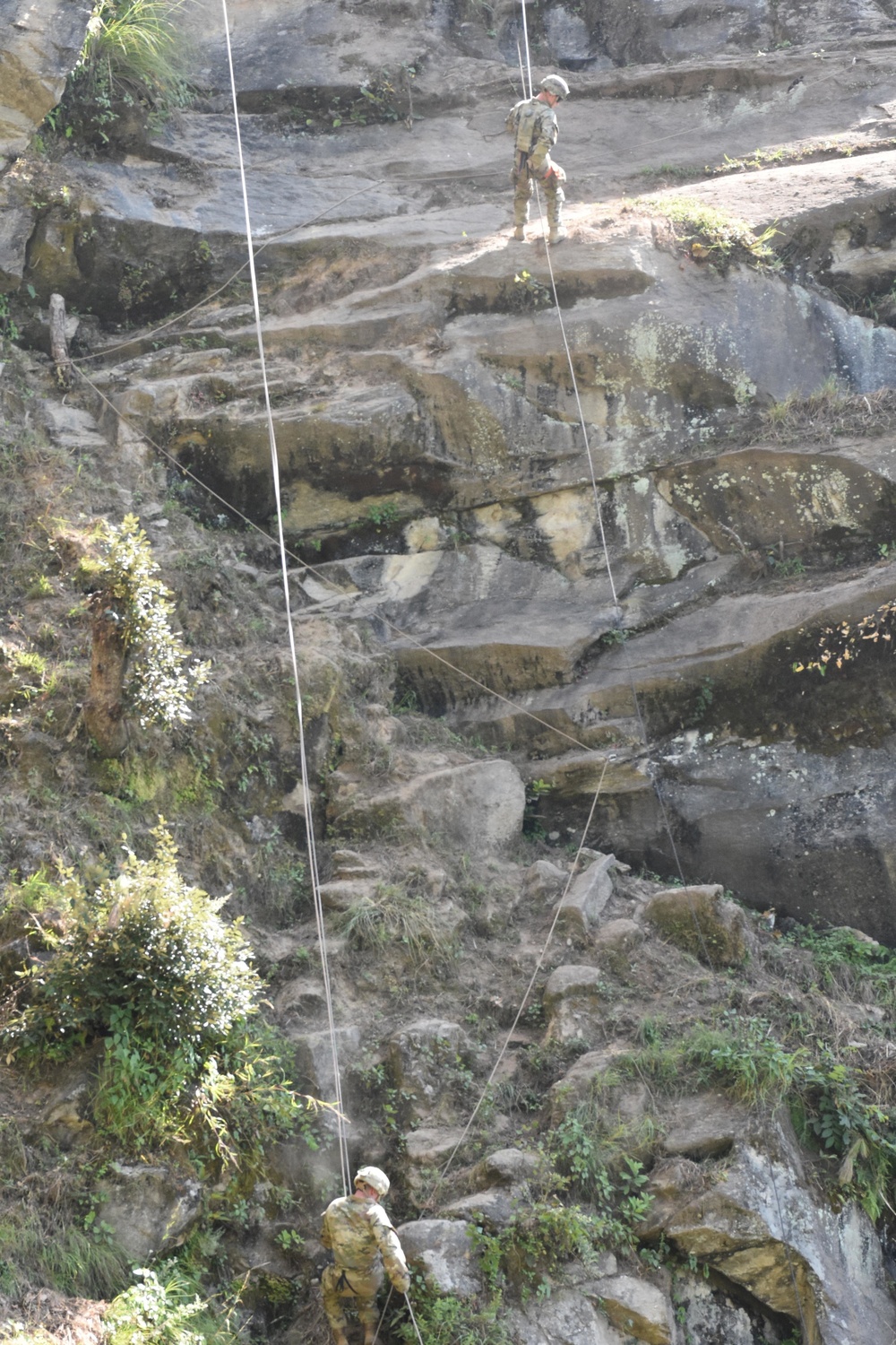 Bayonet Soldiers hone mountaineering skills in India