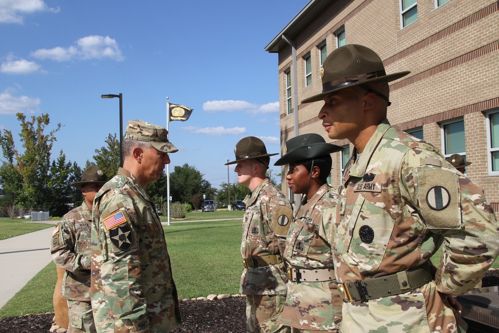 TRADOC Commander visits USADSA