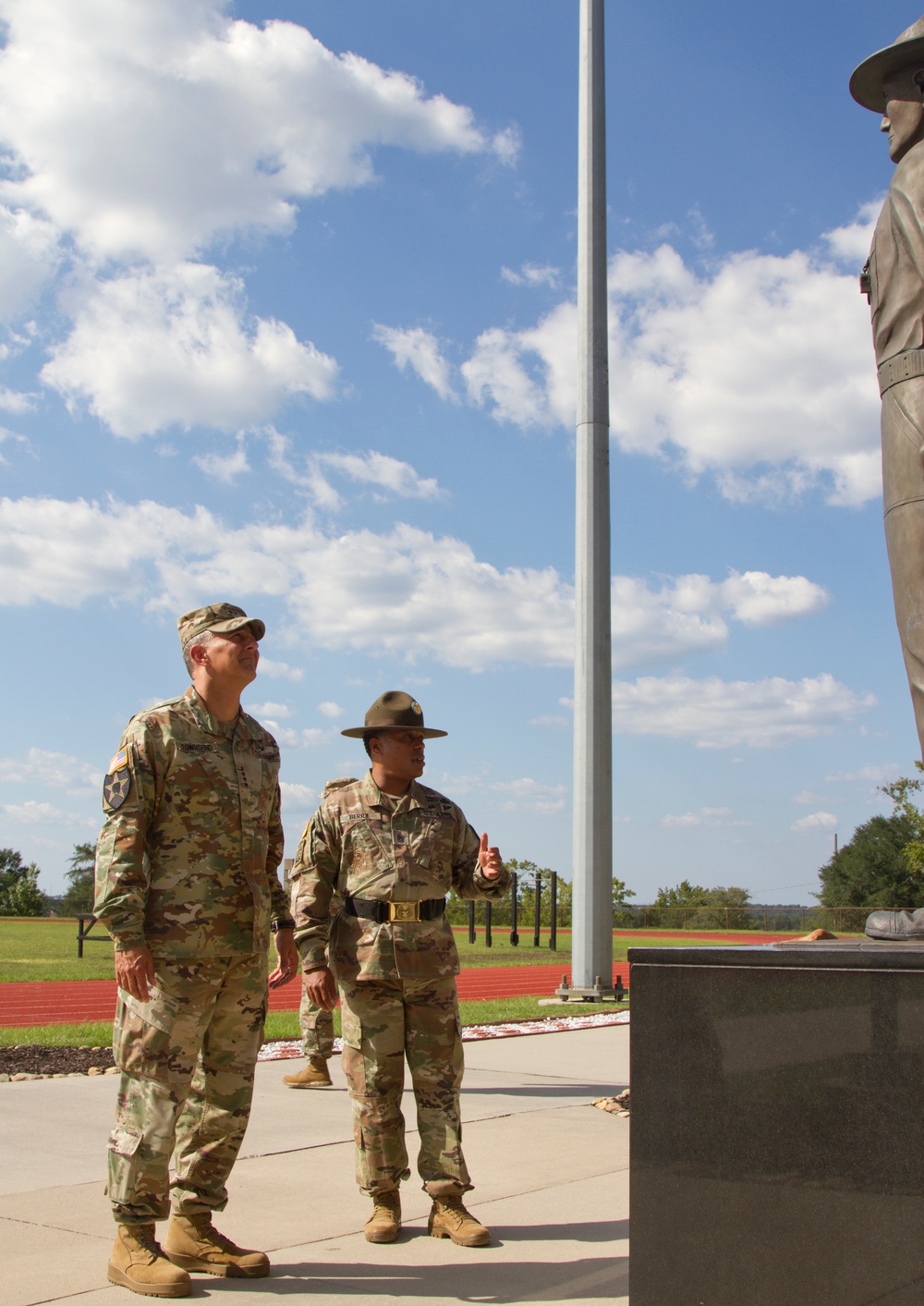 TRADOC Commander visits USADSA