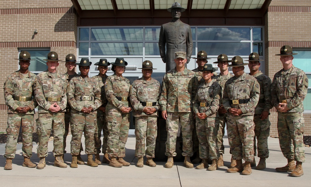 TRADOC Commander visits USADSA