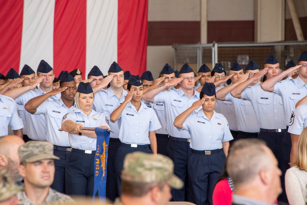 DVIDS - Images - 60th AMW Assumption of Command Ceremony [Image 20 of 21]