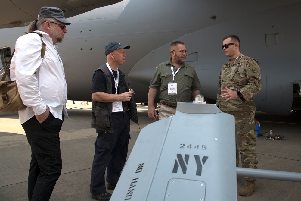 NY Army, Air Guardsman team up for African trade show