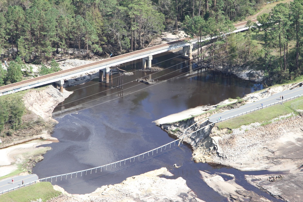 USACE Commanding General and CSM visit NC deployed teammates and survey damage after Florence