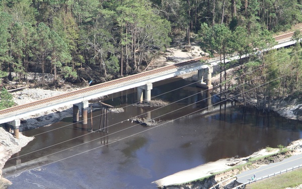 USACE Commanding General and CSM visit NC deployed teammates and survey damage after Florence