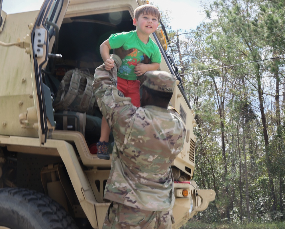 NCNG engineers connect communities by repairing roads