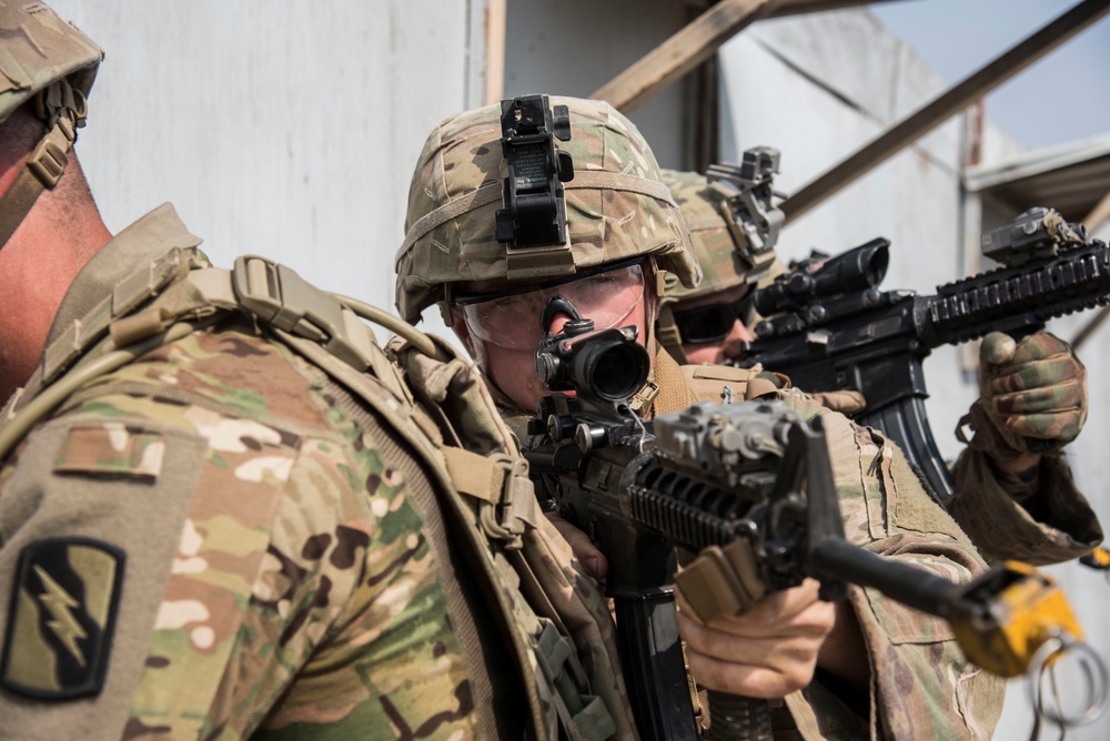 2-137 conducts Urban Ops during Iron Union 8