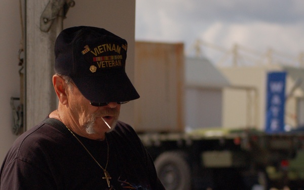 Vietnam Veteran from VFA-32 visits NHHC Booth during NAS Oceana Air Show