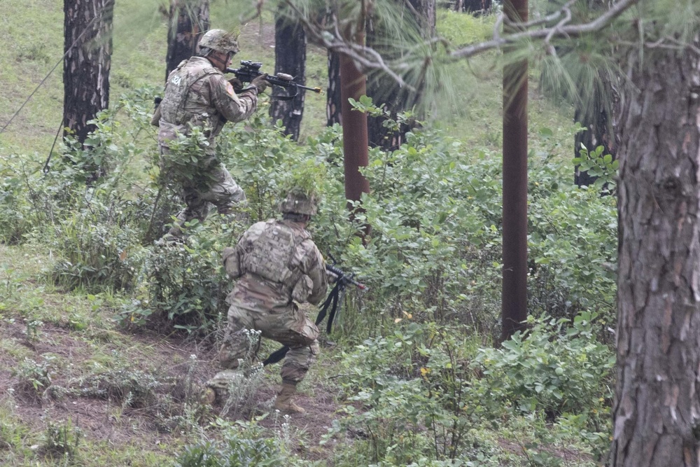 US and Indian soldiers share battle drills, techniques