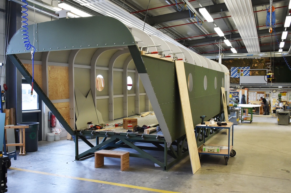 CH-47 Chinook full size mock up training aid