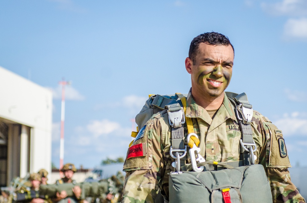 173rd Airborne Brigade jump during Saber Junction 2018