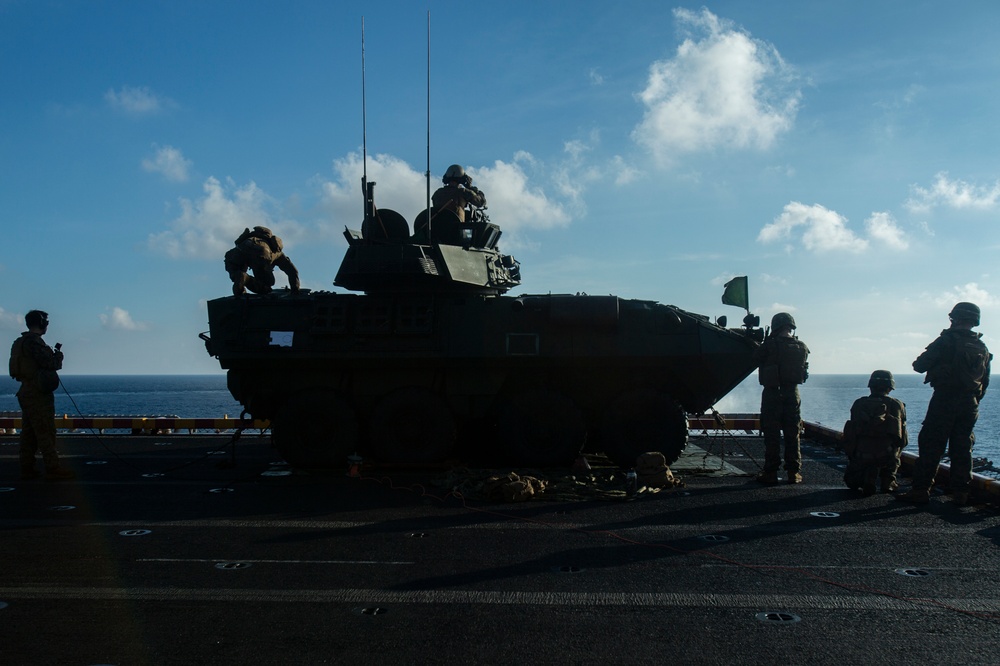 LAR Marines train for shipboard security aboard the USS Wasp