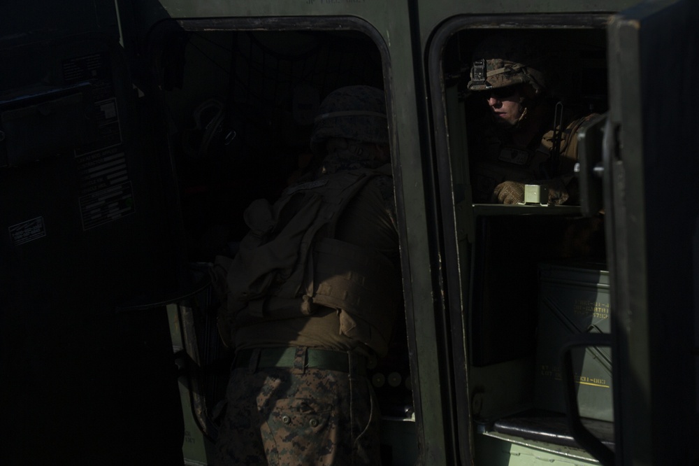 LAR Marines train for shipboard security aboard the USS Wasp