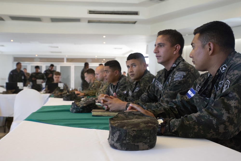 SPMAGTF-SC conducts humanitarian assistance SMEE with Honduran Partners