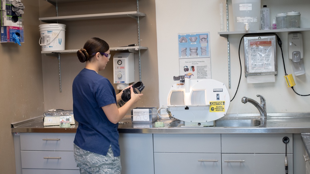 Dental Lab: behind the scenes artists