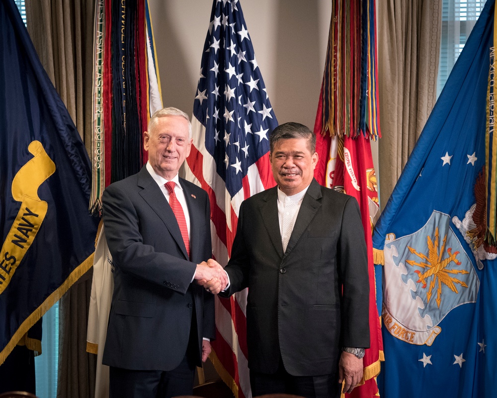 U.S. Secretary of Defense James N. Mattis hosts Malaysian MoD