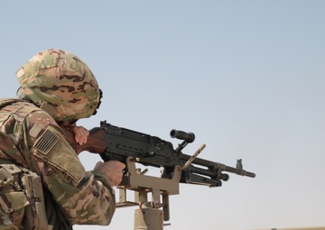 Qatari and American Soldiers Build Camaraderie at Weapons Range