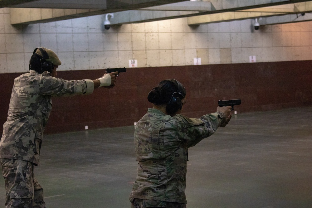 Qatari and American Soldiers Build Camaraderie at Weapons Range