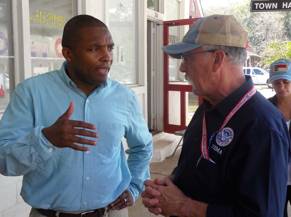 FEMA FCO &amp; Gov. Roy Cooper visits First Responders, Hurricane Florence