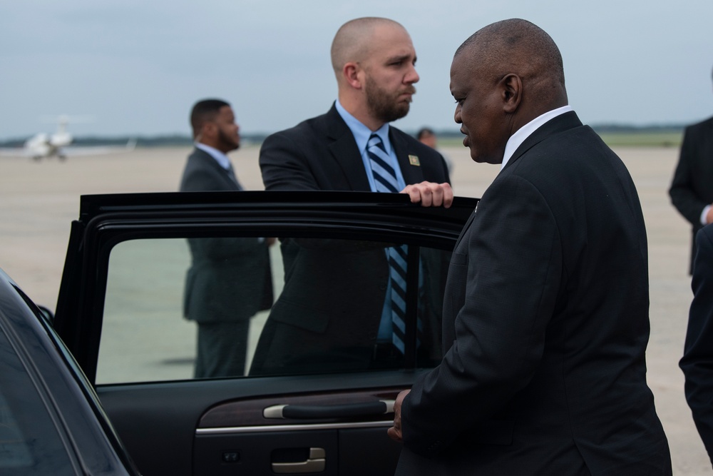 President of Botswana arrives at JBA