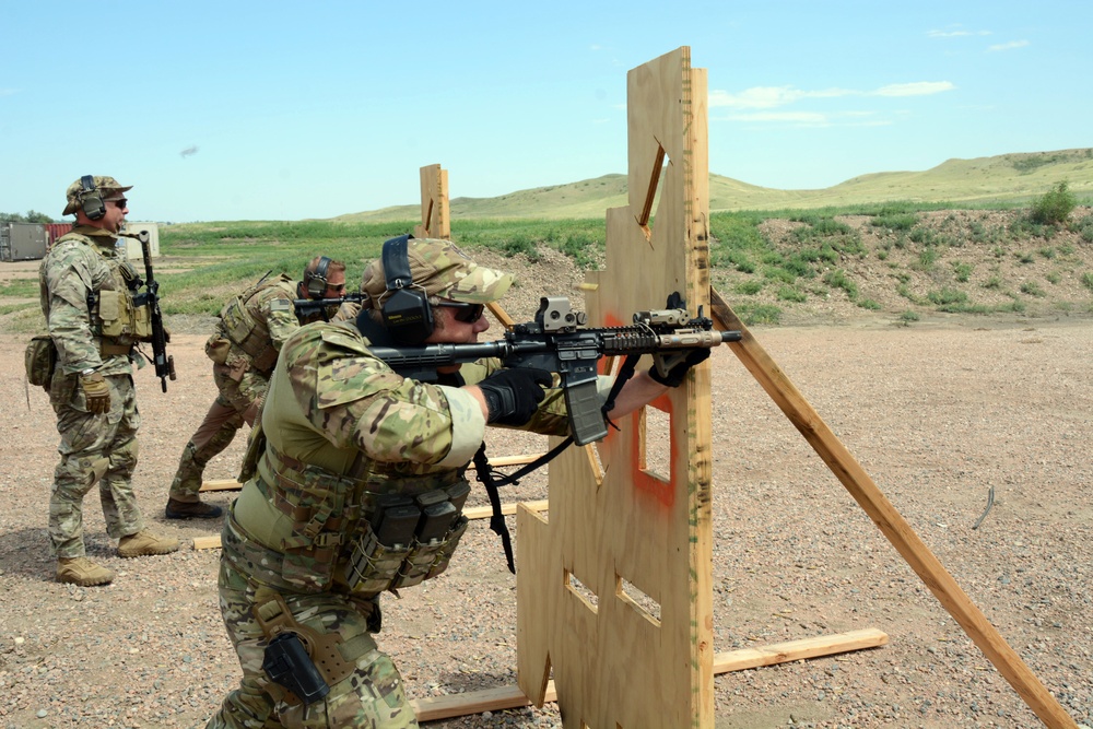 DVIDS - Images - 10th Special Forces Group Marksmanship Training [Image ...