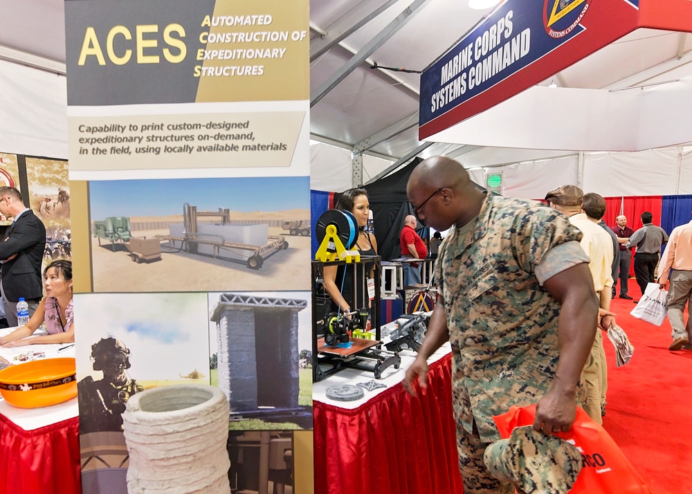 2018 Modern Day Marine Military Exposition