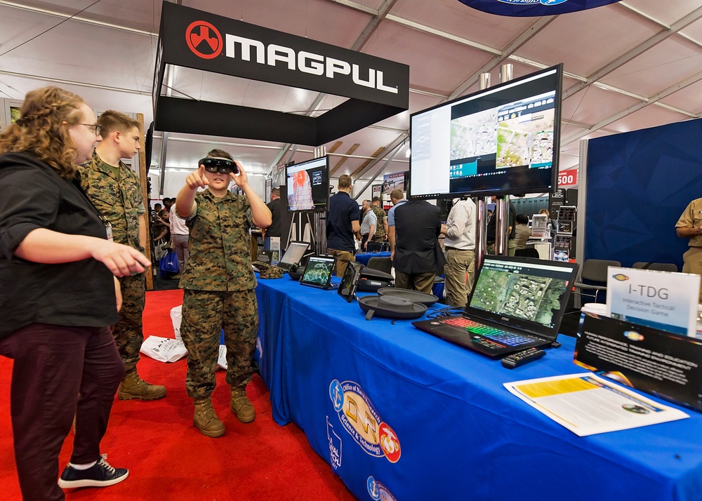 2018 Modern Day Marine Military Exposition