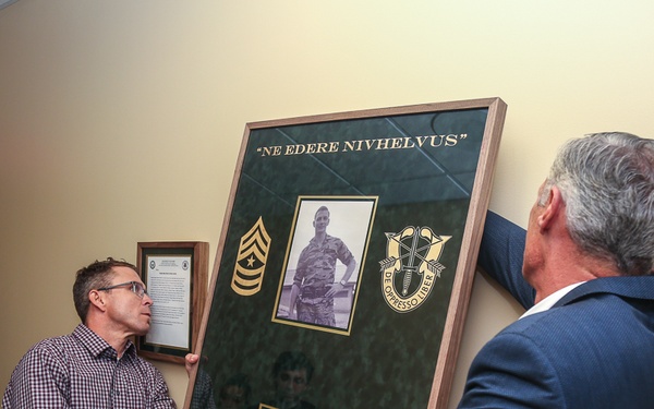 1st Special Forces Group (Airborne) Honors Former Leader
