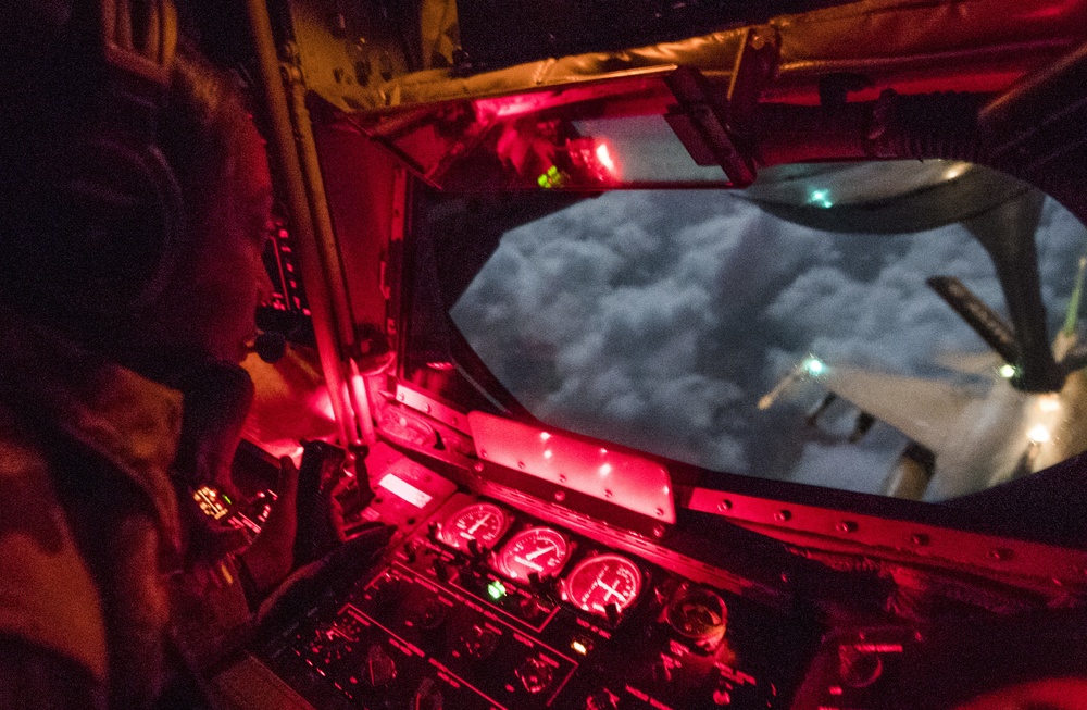 F-16 night mission over Iraq