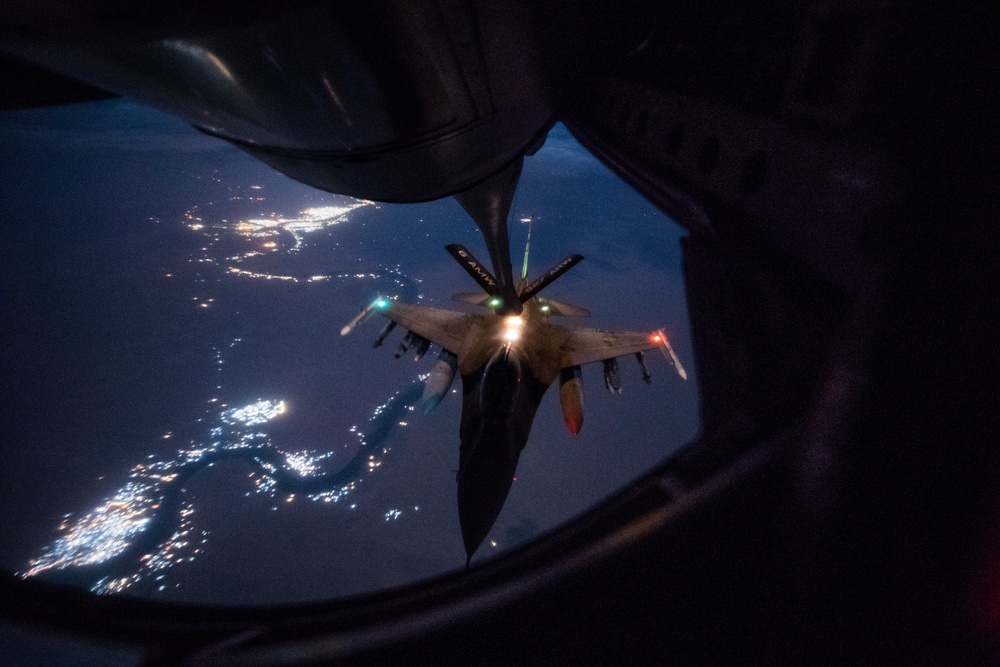 F-16 night mission over Iraq