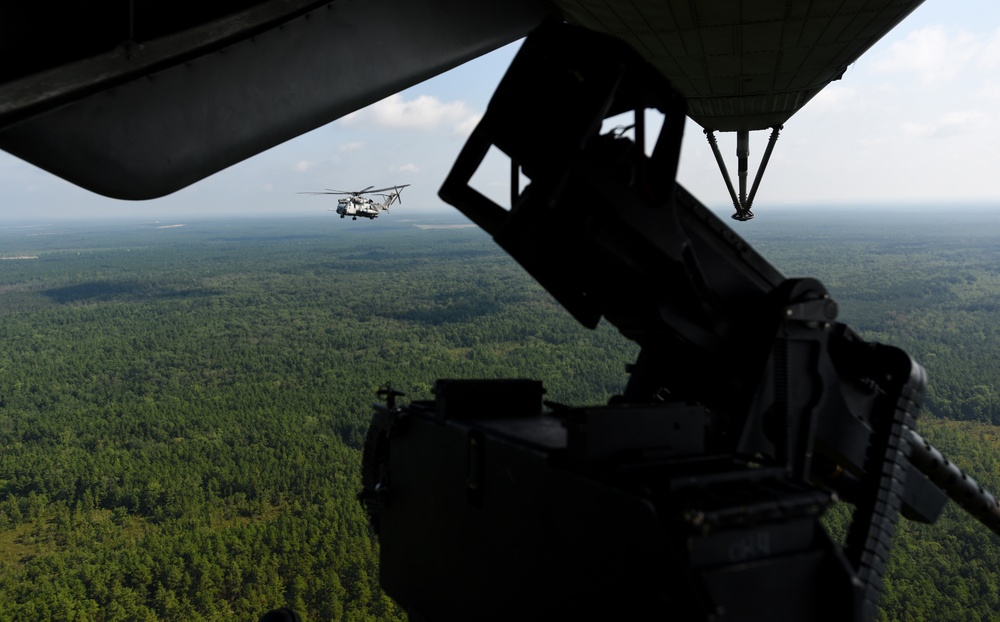 U.S. Marines assist Army in joint training exercise