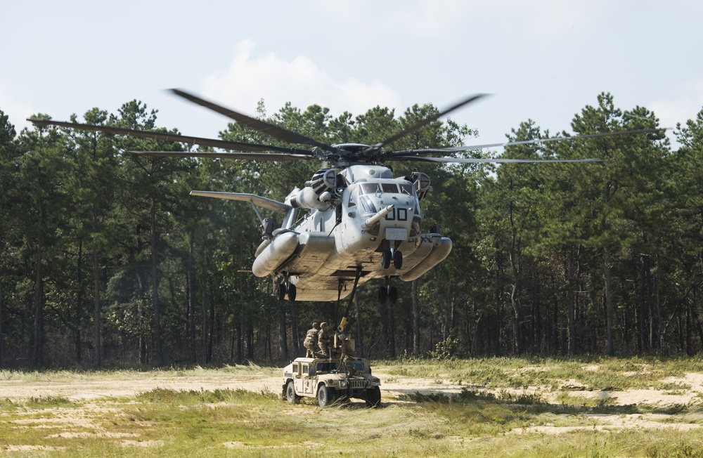 U.S. Marines assist Army in joint training exercise