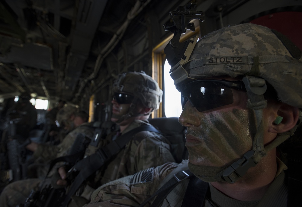 U.S. Marines assist Army in joint training exercise