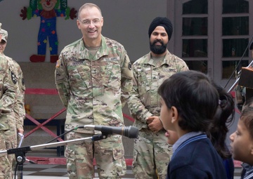 School children meet U.S. Soldiers in India