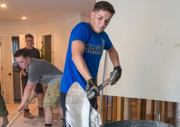 2d MAW Helps with Hurricane Relief