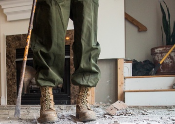 2d MAW Helps with Hurricane Relief