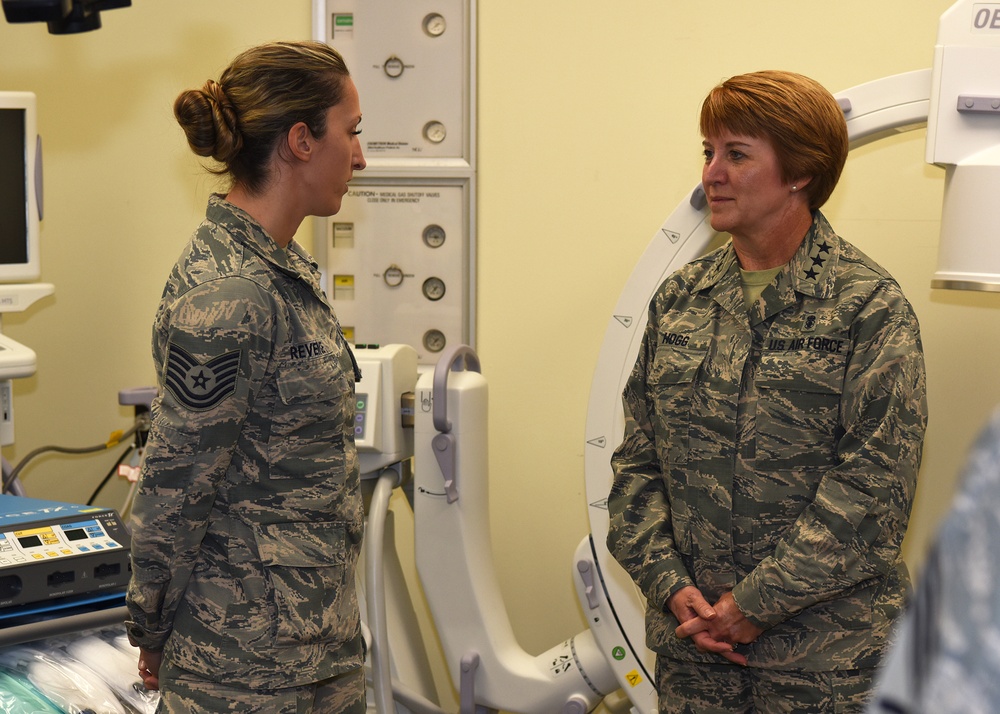 Air Force Surgeon General visits Gimhae Hospital