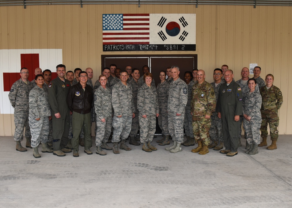 Air Force Surgeon General visits Gimhae Hospital