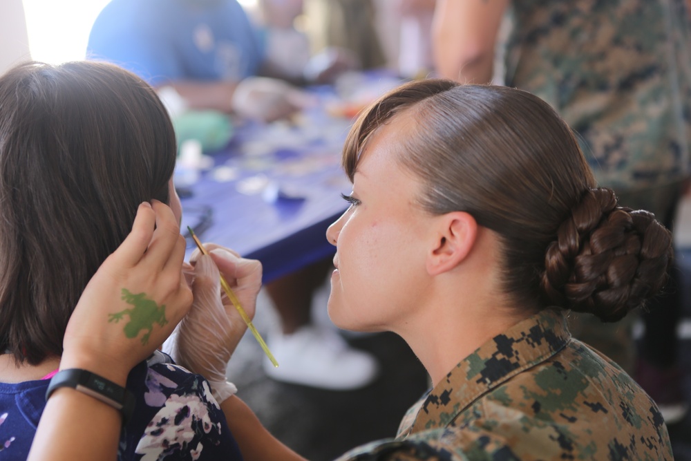 Exceptional family members meet U.S. Navy Blue Angels