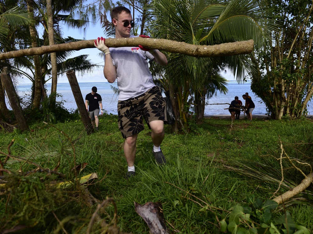 Sailors clean up Nimitz Park in Guam