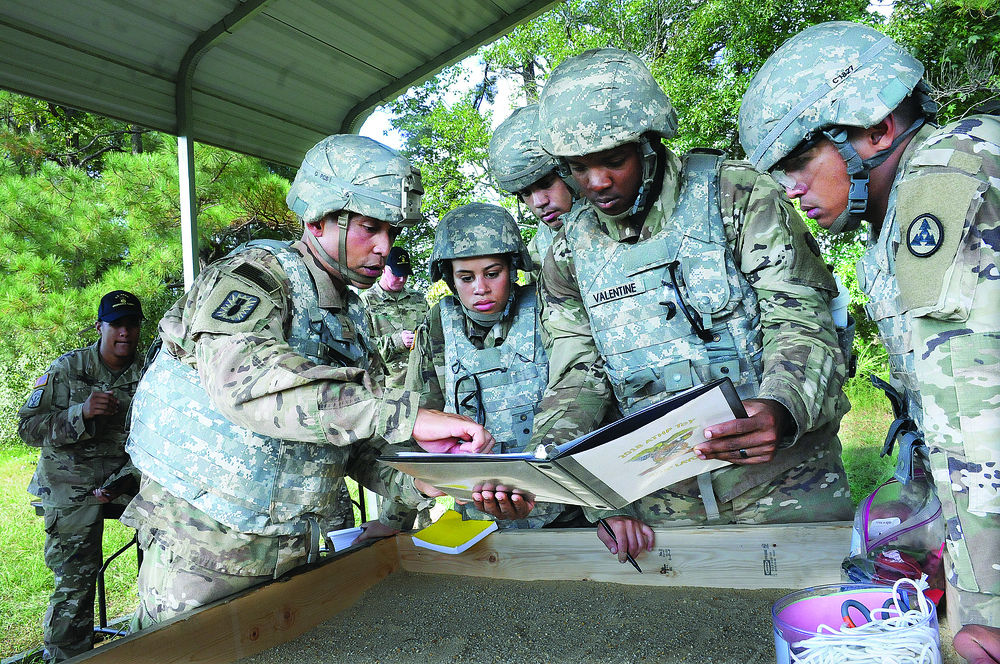 Warrant officer mentors young Soldiers